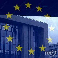 Jóváhagyták az EU-miniszterek az új deficitrendezési határidőket