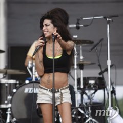 Felmentették a bántalmazás vádja alól Amy Winehouse énekesnőt