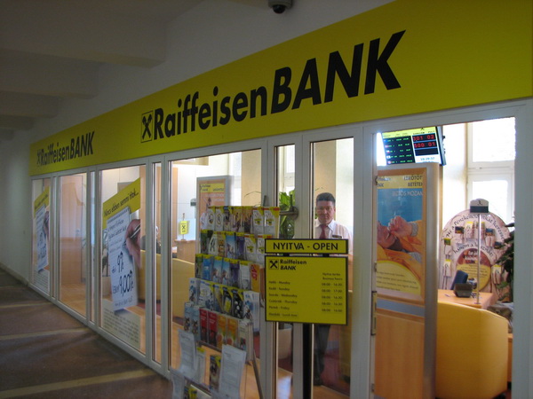 20 fiókját zárja be a Raiffeisen Bank
