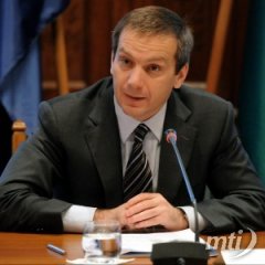 Bajnai: a Fidesznek megnyugtató válaszokat kell adnia a Kubatov-ügyben