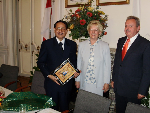 Protokollosok látogatása az Indonéz Köztársaság  Nagykövetségén
