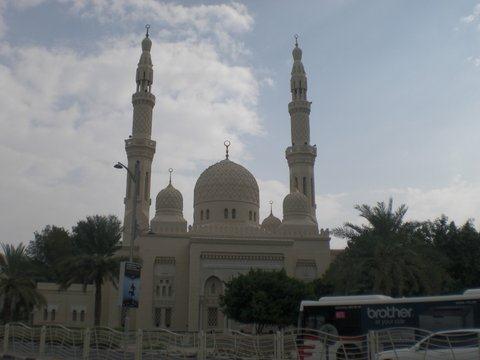 EZEREGY ÉJSZAKA ORSZÁGÁBAN                           DUBAI – ABU DHABI 2013. NOVEMBER