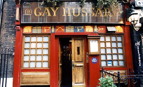 Londoni magyar étteremben vigad a brit politikus