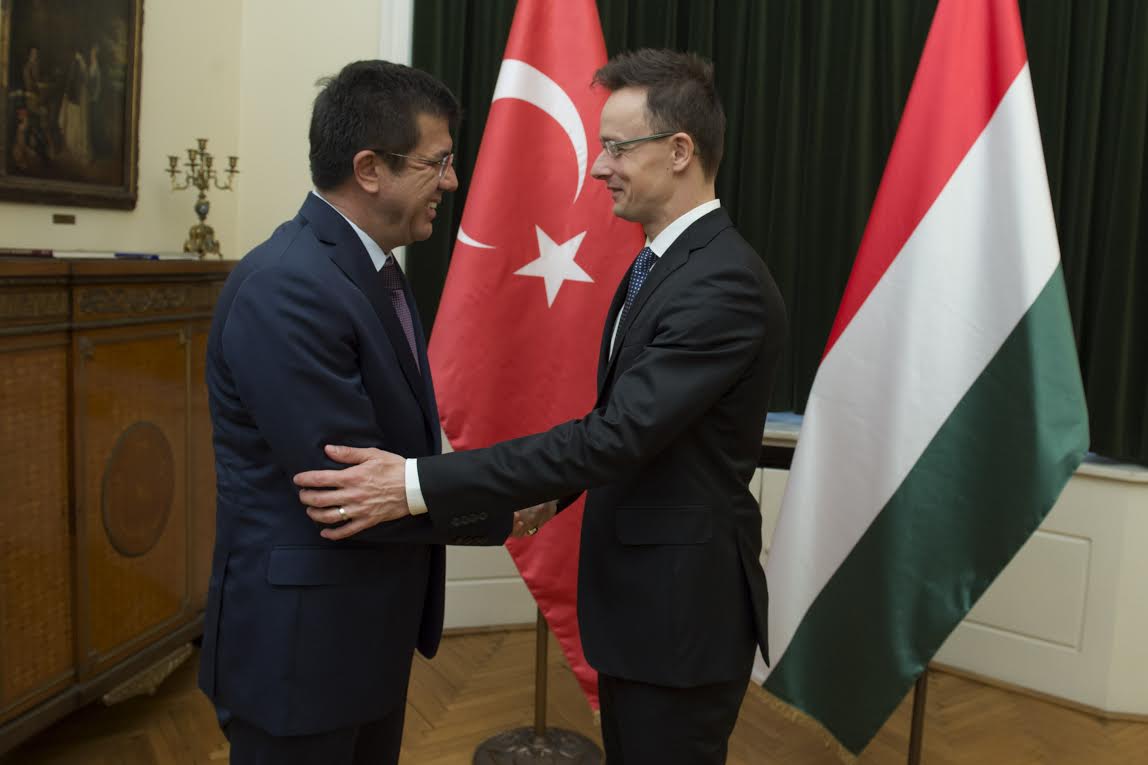 Megkezdődött a magyar-török kormányzati csúcstalálkozó