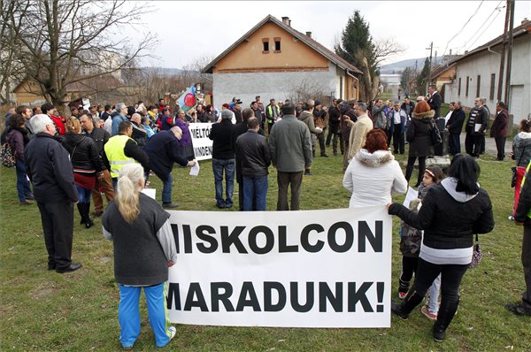 A kitelepítések ellen demonstráltak Miskolcon