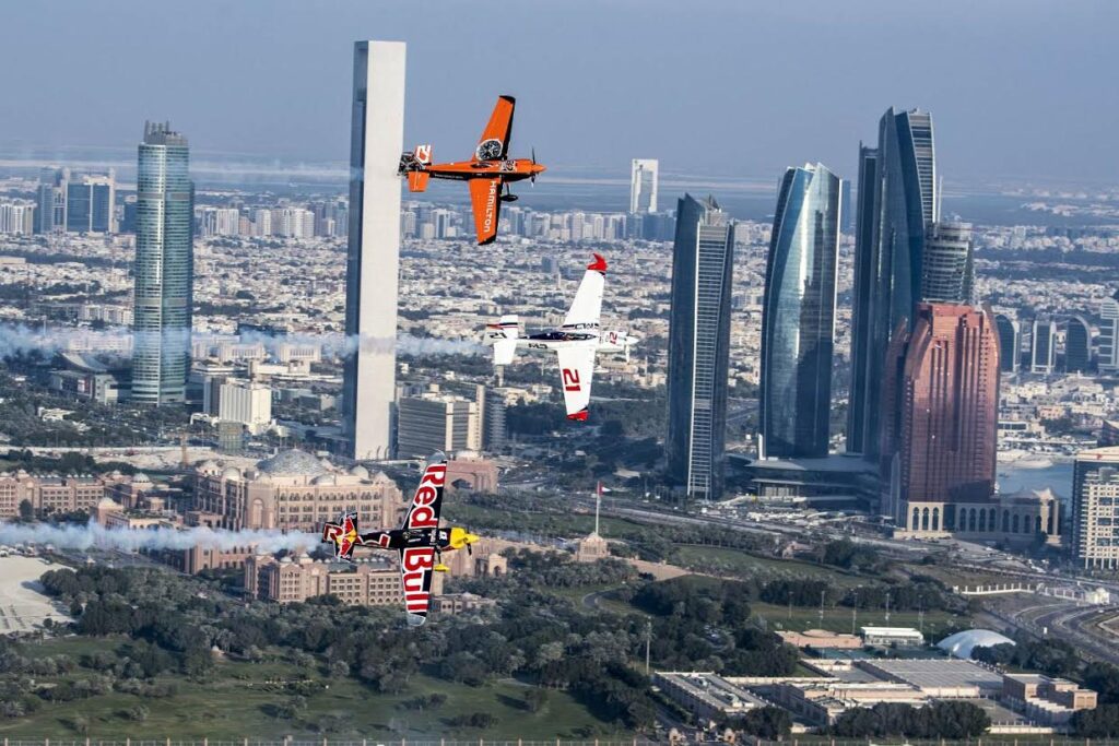 Pénteken startol a 2017-es Red Bull Air Race Abu-Dzabiban