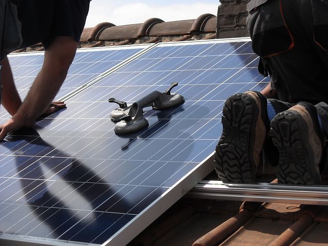 Elszaporodtak a napelemek! – Energetikai korszerűsítések Putnokon