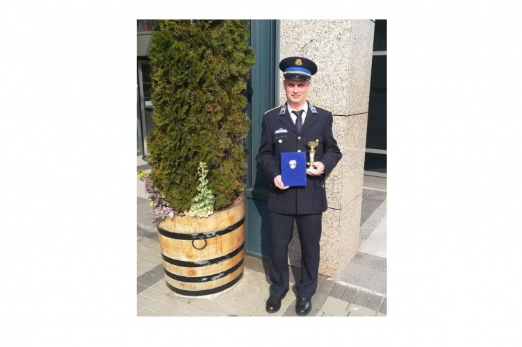 „Minden jót kívánunk minden hős rendőrnek” – Az év ügyeletese díj