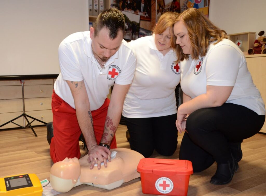 Félautomata defibrillátor hősöknek