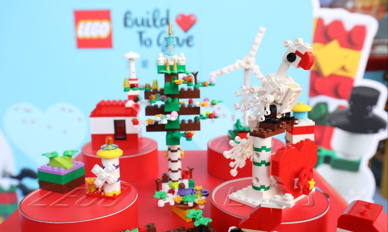 A LEGO Csoport 1 millió LEGO® szettet adományoz rászoruló gyerekeknek