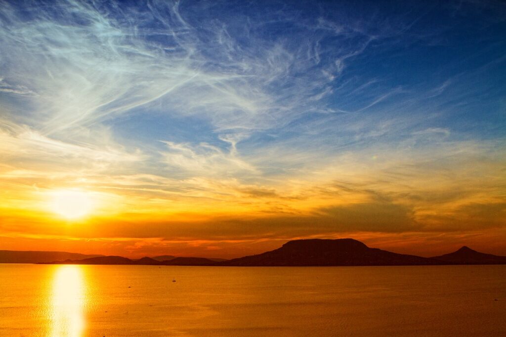 A hőhullámok hatására jobban algásodik a Balaton