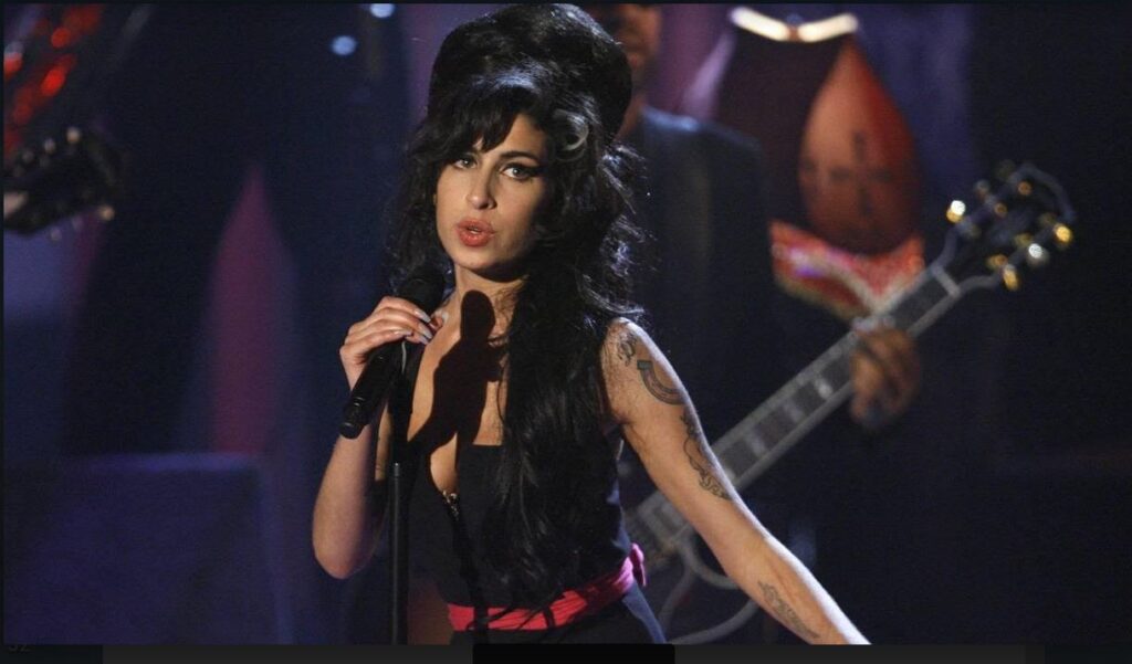 Most kiderül az igazság: sosem hallott sztorik a tíz éve elhunyt Amy Winehouse-ról!