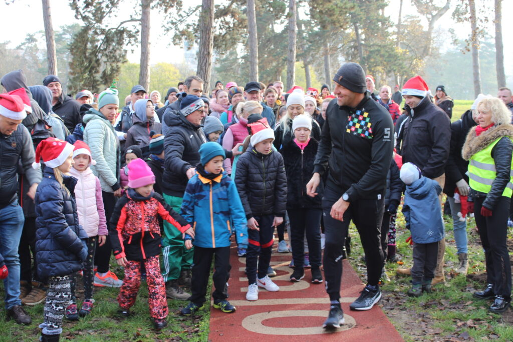 Rotary Mikulásfutás az idősekért