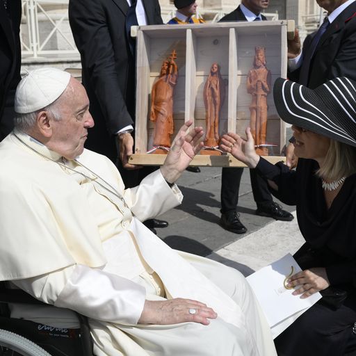Személyesen fogadta a Pápa a magyar férfi neki küldött ajándékát