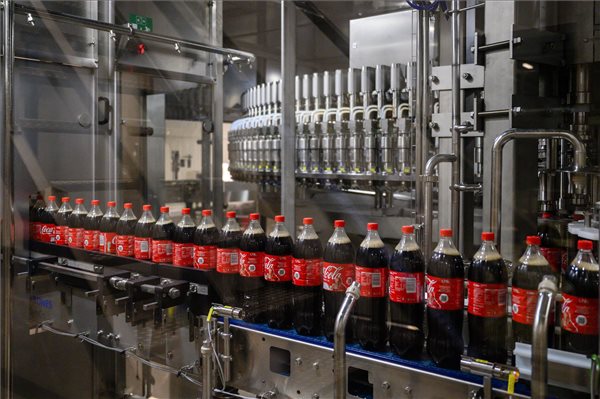 Szijjártó Péter: Magyarország és a Coca-Cola újkori gazdaságtörténete összefonódott egymással