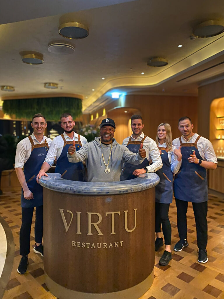 Xzibit a budapesti VIRTU Restaurant-ban koccintott 50. születésnapján