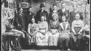 Vágatlanul. Törékeny fényképek valósága