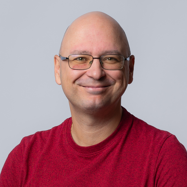 Az AI kilépett a chatablakból: 2026-ban már helyettünk foglal, vásárol és dönt