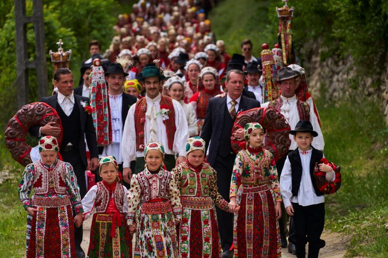 Töretlen a Magyar menyegző (12) sikere: itthon több, mint 200 ezer néző, a határon túl további 90 ezer