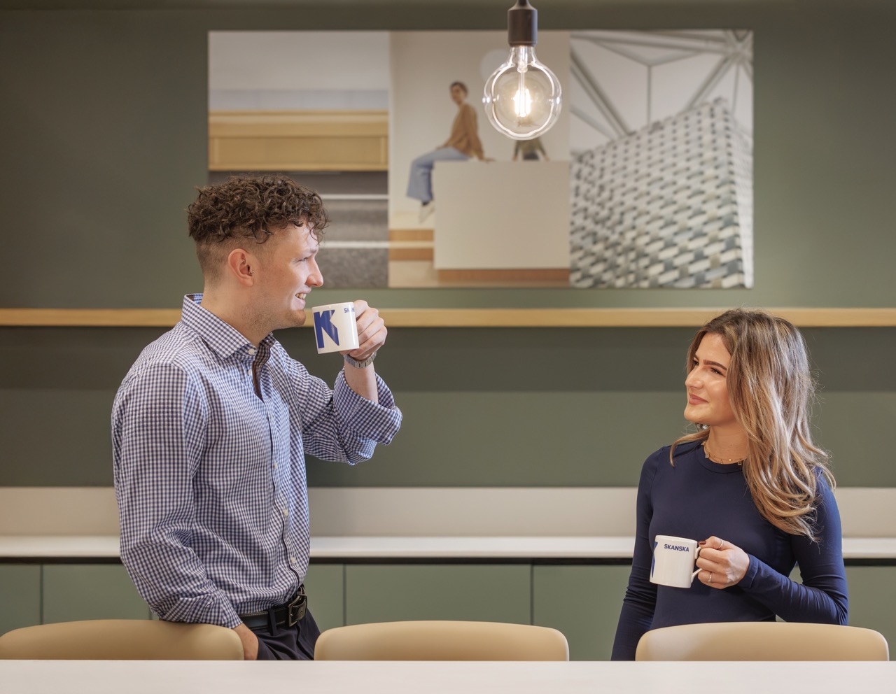 Amelia (in blue) is a T-level student
Skanska Graduate