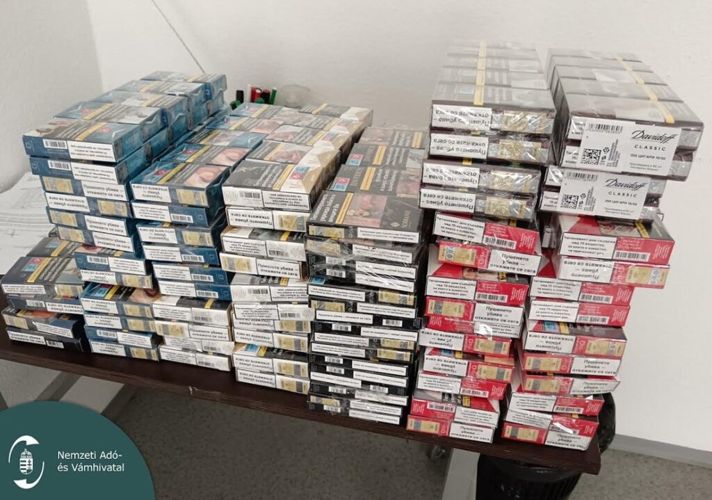 Cigarettakígyók a trélerben