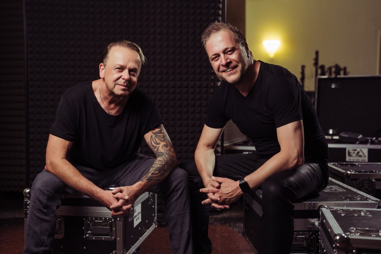 A Depeche Mode dobosa és egy magyar karmester új zenei projektet indított