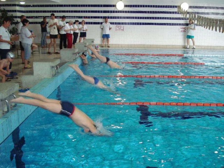 Szerencs kupért a tanuszodában