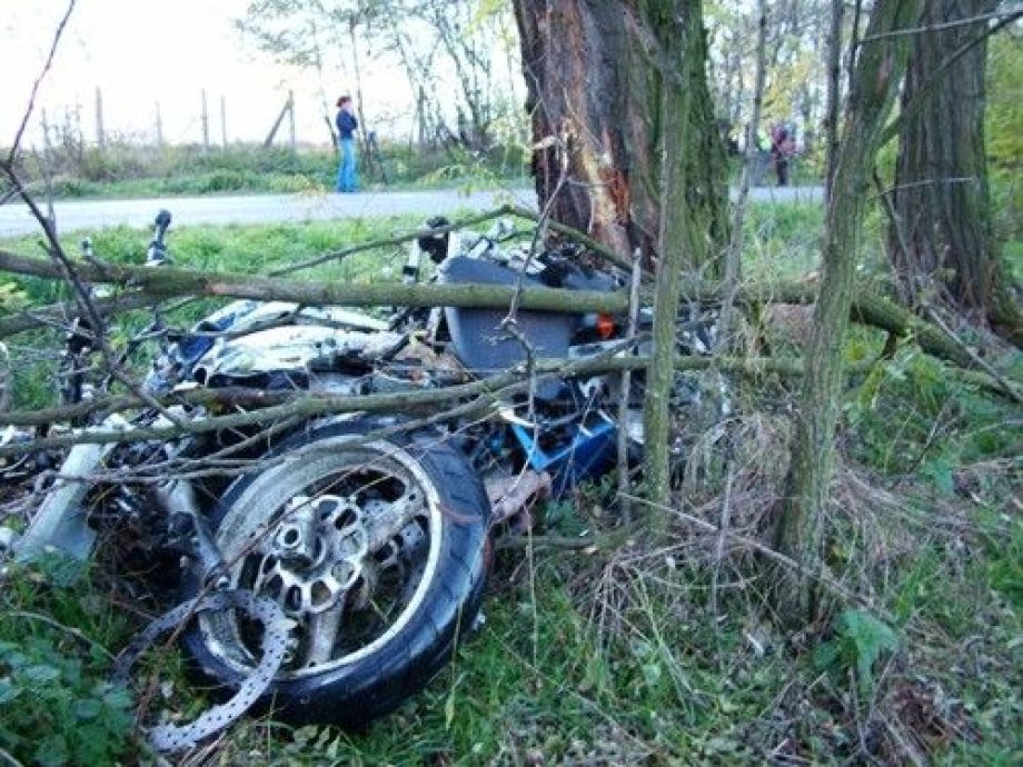 Motort elorozó fiatalkorú vadorzók (Szerencsi Rk - B-A-Z. MRFK)