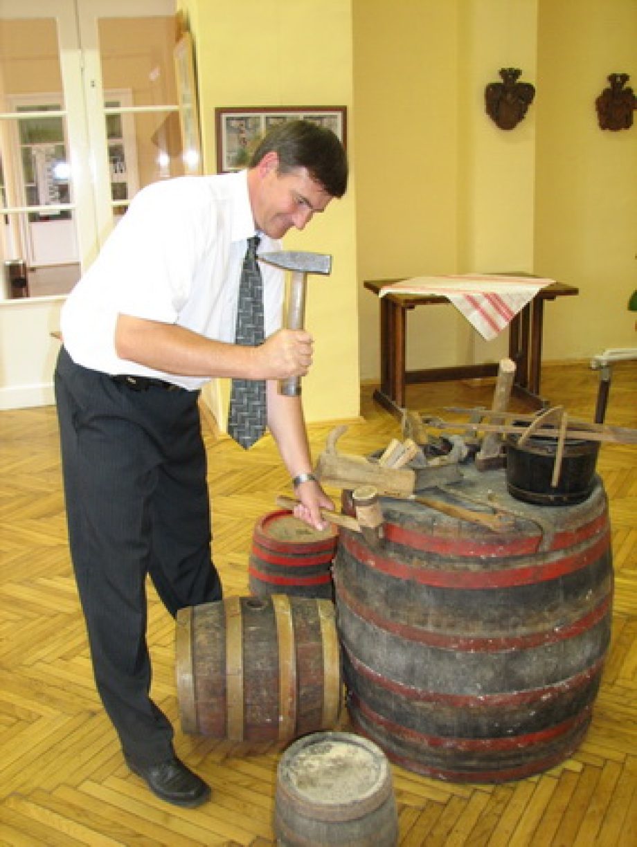 Ünnep a kádárok völgyében