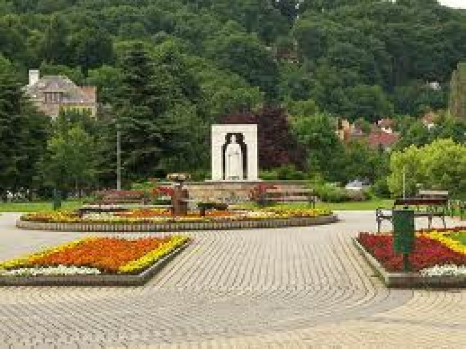 10176-meghivo-az-allamalapitas-unnepere