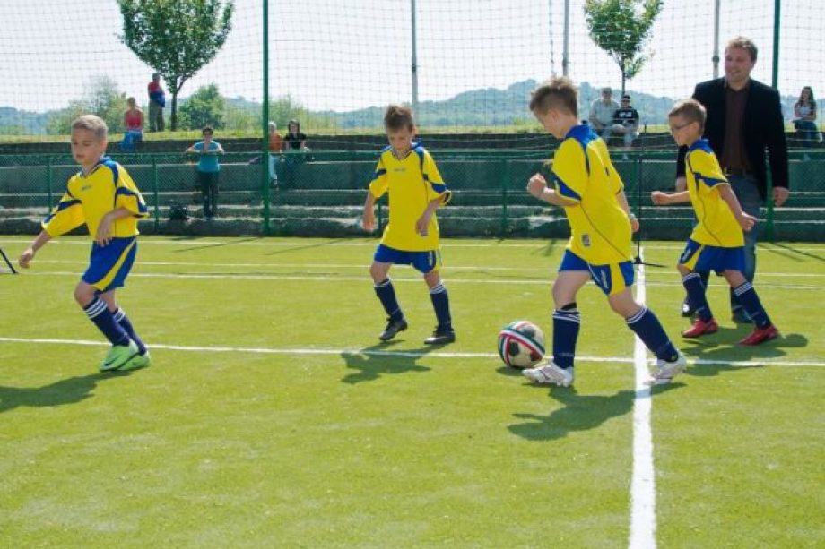 10521-lipcsei-komlosi-es-elek-nyomdokain