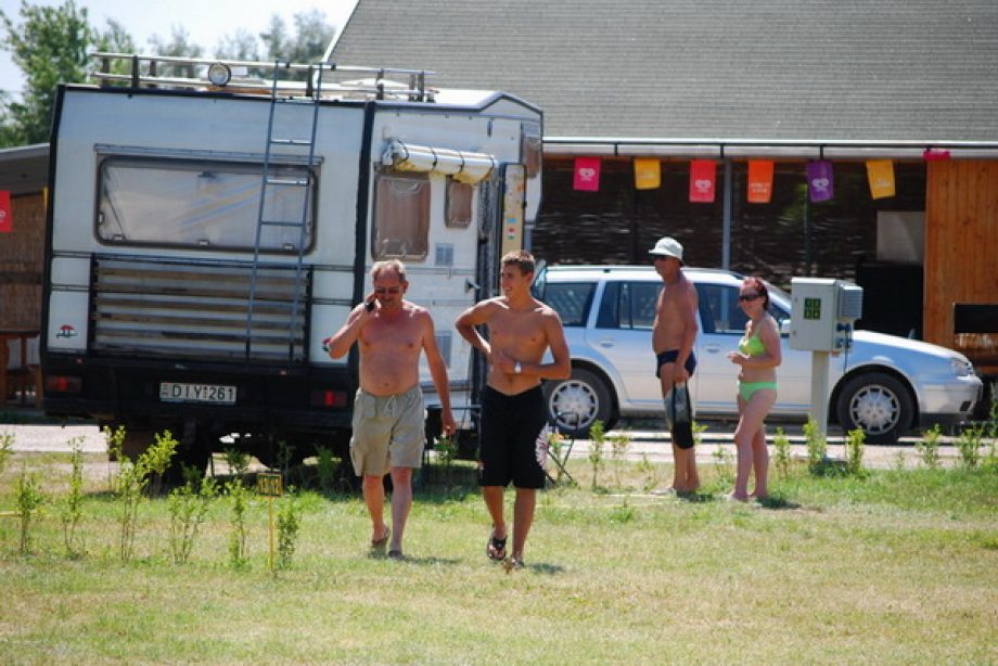 Tiszaújvárosi Strand nyitva, még három hétig