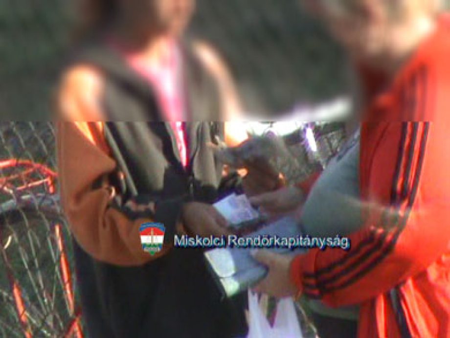 10907-behajtas-a-kamatplafonon-tul-sorra-bedolo-hitel-hienak-ujabb-uzsorasok-kerultek-elozetes-letartoztatasba-borsodban-letoltheto-videoval