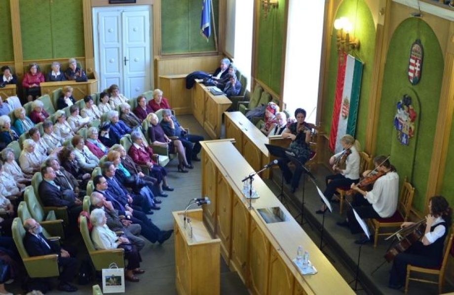 11052-gala-a-megyehazan-az-idosek-tiszteletere
