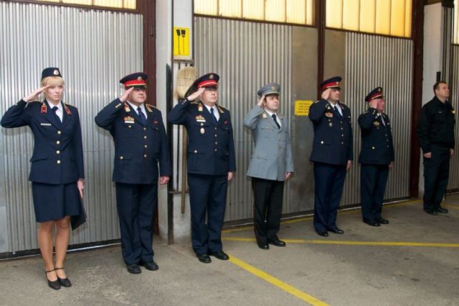 11910-uj-vezeto-a-barcikai-tuzoltosag-elen-02