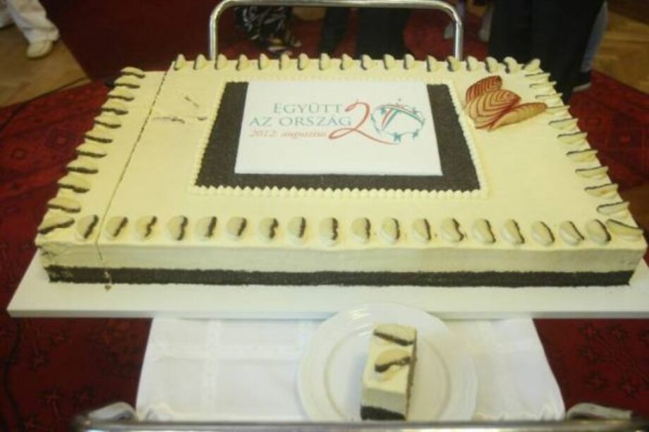 14470orszag-torta02
