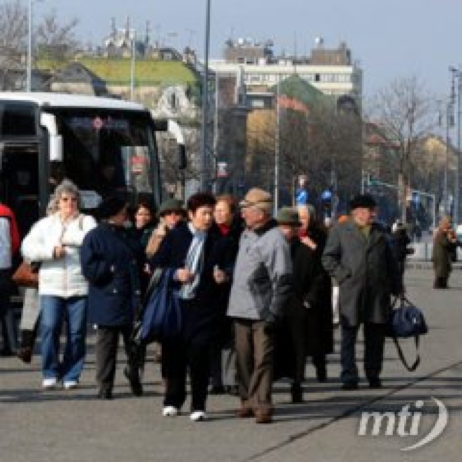 KSH-gyorsjelentés: ismét egy kisvárosnyival kevesebben vagyunk