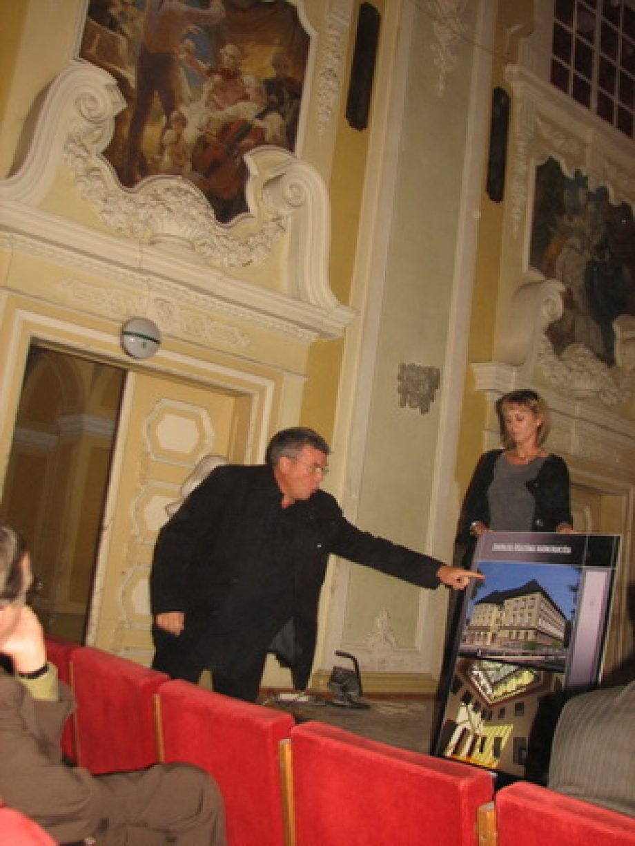 Közel egymilliárdért megújul a Zenepalota