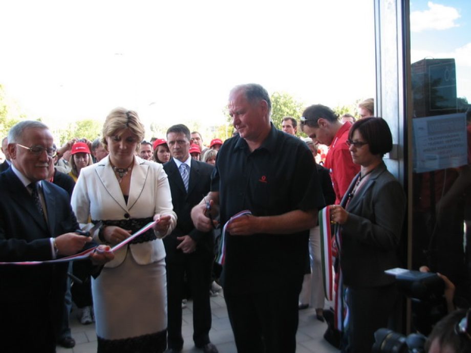 Átadták az új miskolci uszodát