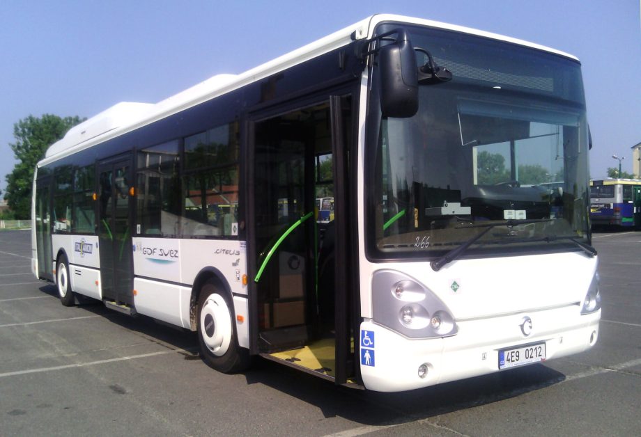 19126-busz