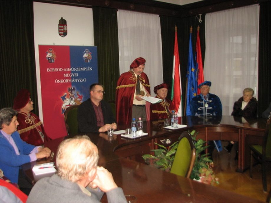 Bormustra a Megyeházán