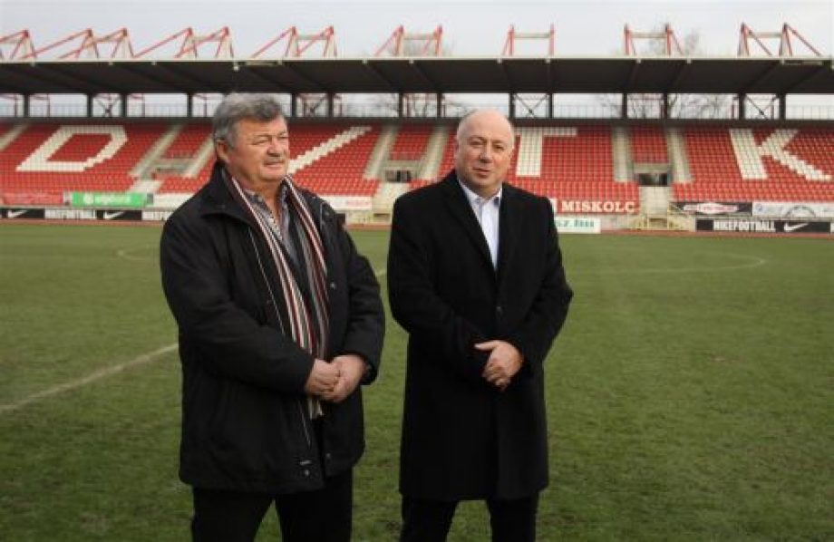 22006-stadion_sajtotaj_131128_ja_2