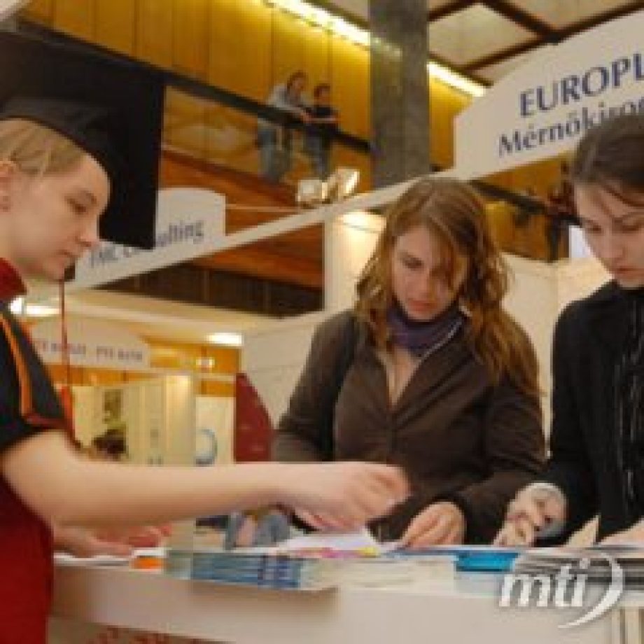 Az állások több mint kétharmadánál követelmény a nyelvtudás