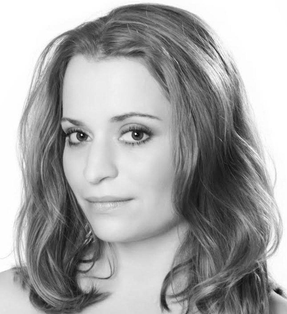 23207-claudia