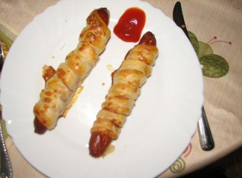 Virsli tészta köpenyben