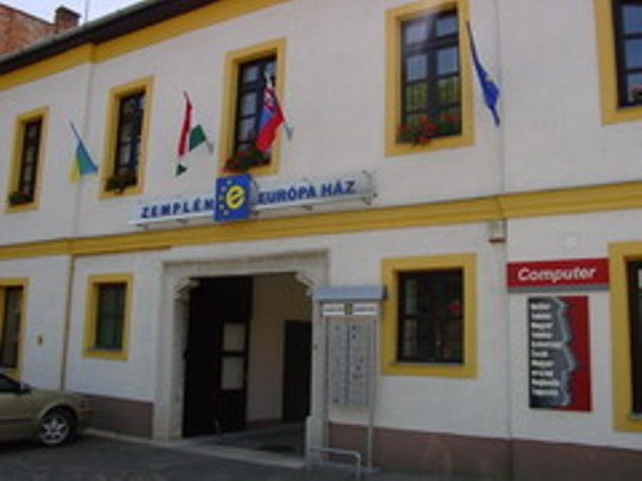 27945-europahaz