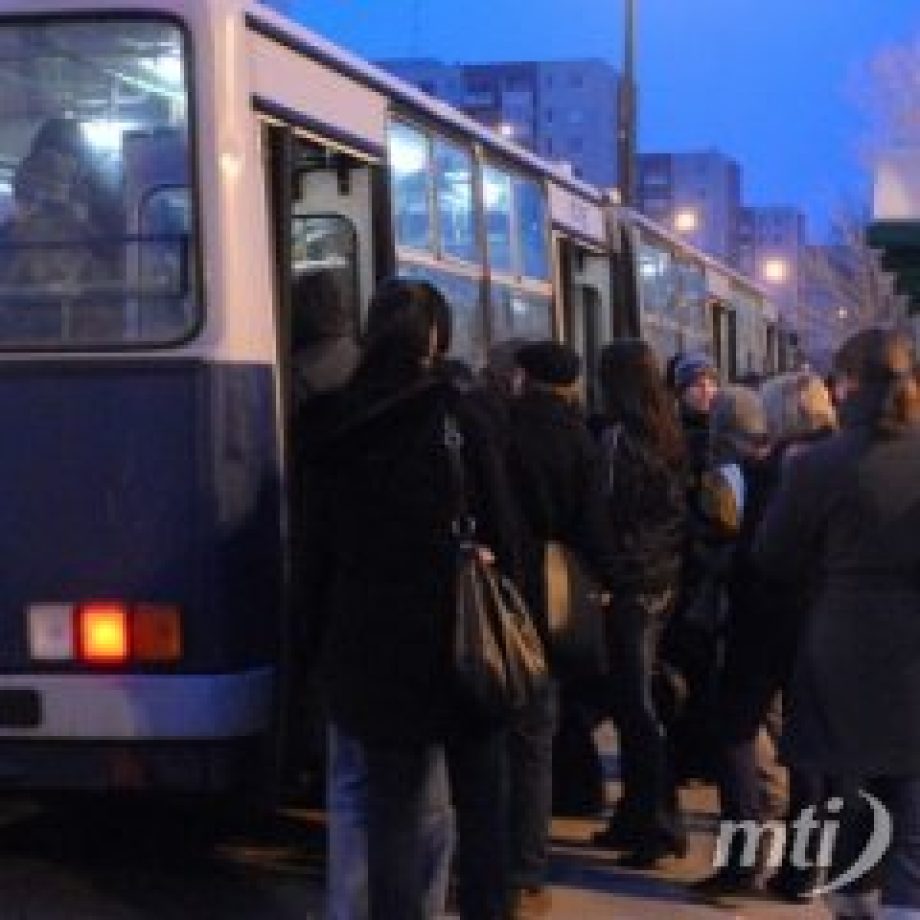 Továbbra sincs megállapodás, pénteken is folytatódik a BKV-sztrájk