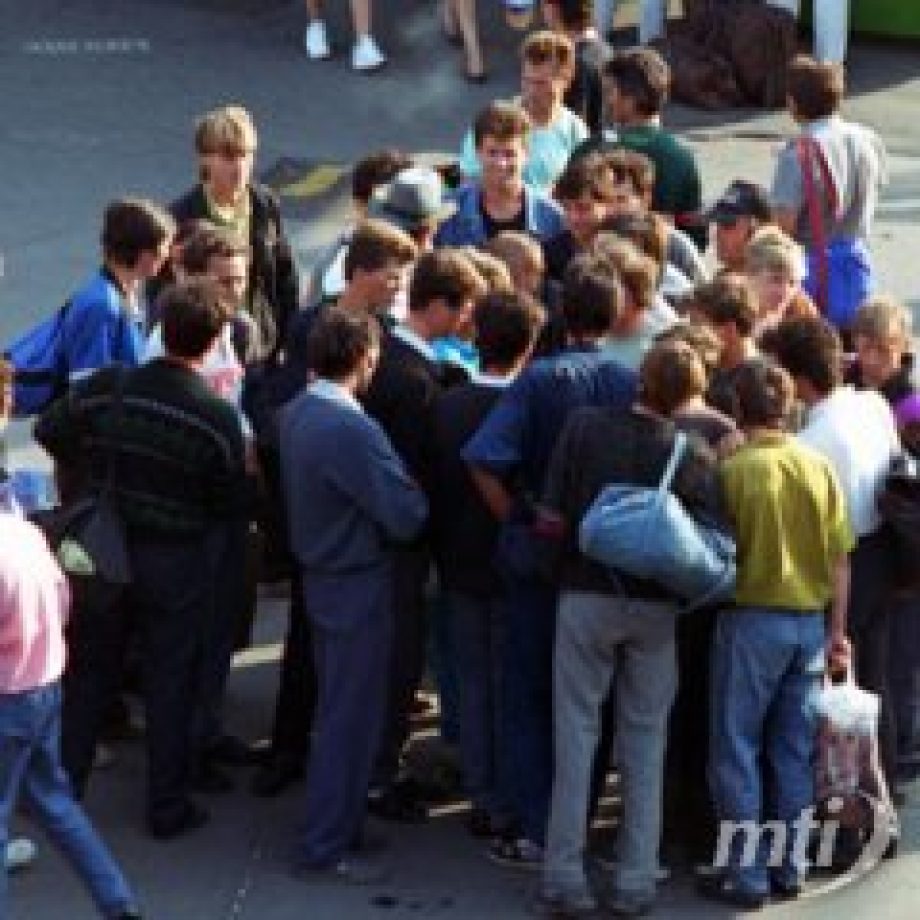 A munkanélküliség 10,5 százalékon stagnált