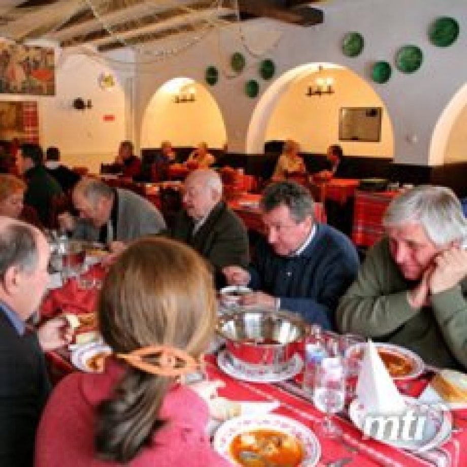 Az idei február sem múlik el torkoskodás nélkül