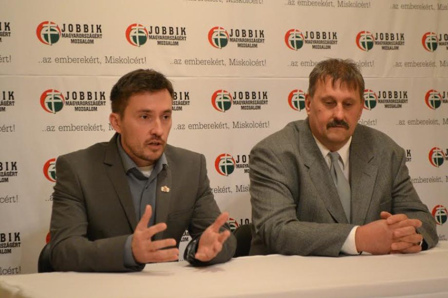 34257-pakusza
